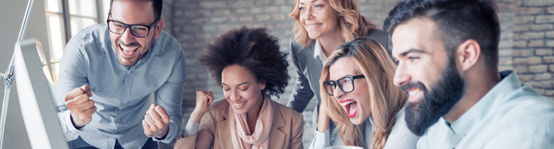 People-looking-at-screen banner